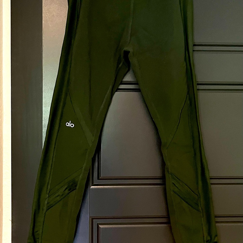 ALO yoga - epic mesh Sz M leggings